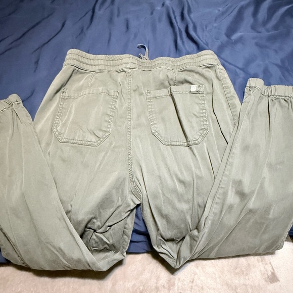 UNIONBAY women’s Jogger Pants - Olive Green EUC - Picture 4 of 4